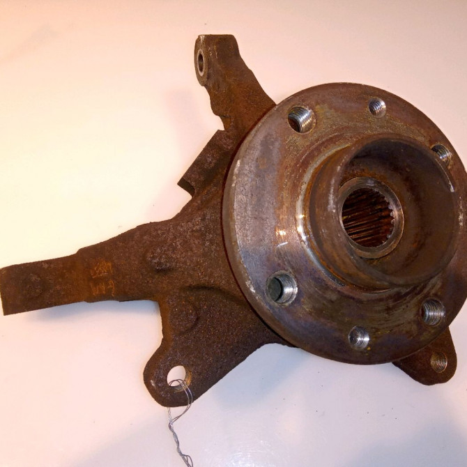 Moyeu avg occasion RENAULT MEGANE SCENIC I Phase 2 08-1999->06-2003 1.9 DCI 402027463R 1