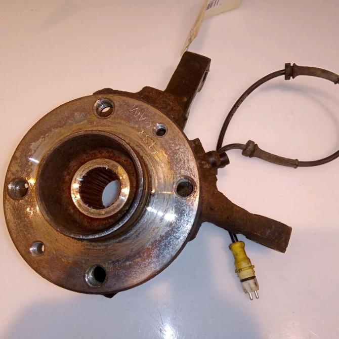 Moyeu avg occasion RENAULT CLIO II Phase 2 06-2001->07-2006 1.5 DCI 80ch 402027463R 1