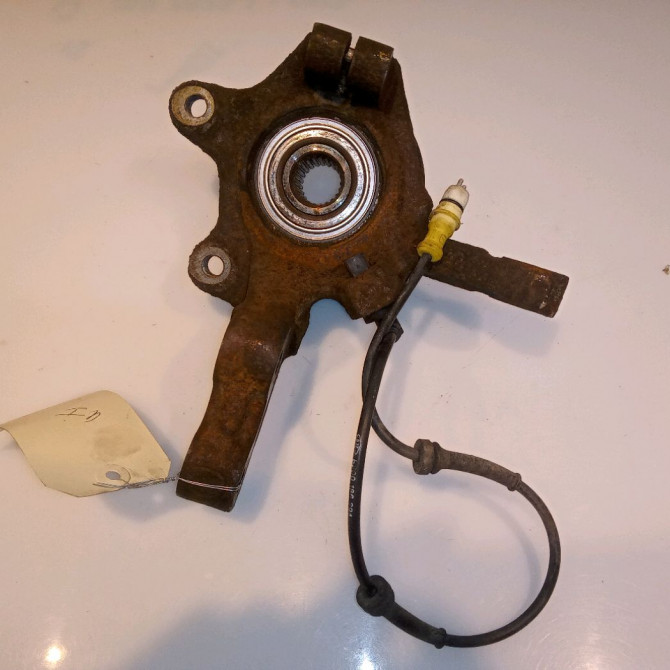 Moyeu avg occasion RENAULT CLIO II Phase 2 06-2001->07-2006 1.5 DCI 80ch 402027463R 2