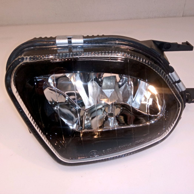 Phare antibrouillard avant droit occasion MERCEDES CLASSE E III Phase 1 03-2002->06-2006 E 320 CDI 204ch 2118200656 1