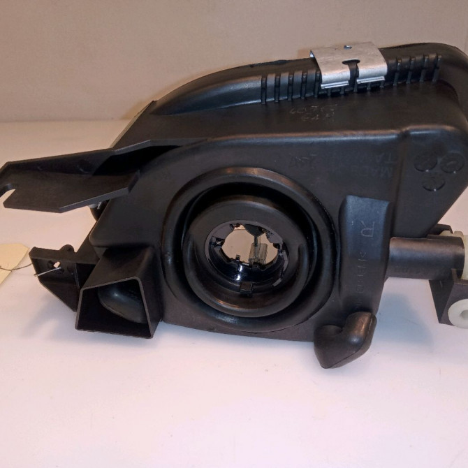 Phare antibrouillard avant droit occasion MERCEDES CLASSE E III Phase 1 03-2002->06-2006 E 320 CDI 204ch 2118200656 2