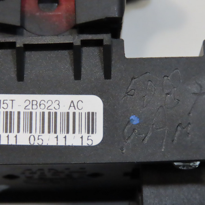 Interrupteur commande de frein a main occasion FORD CMAX I Phase 1 09-2003->03-2007 1.8 TDCI 115ch 4