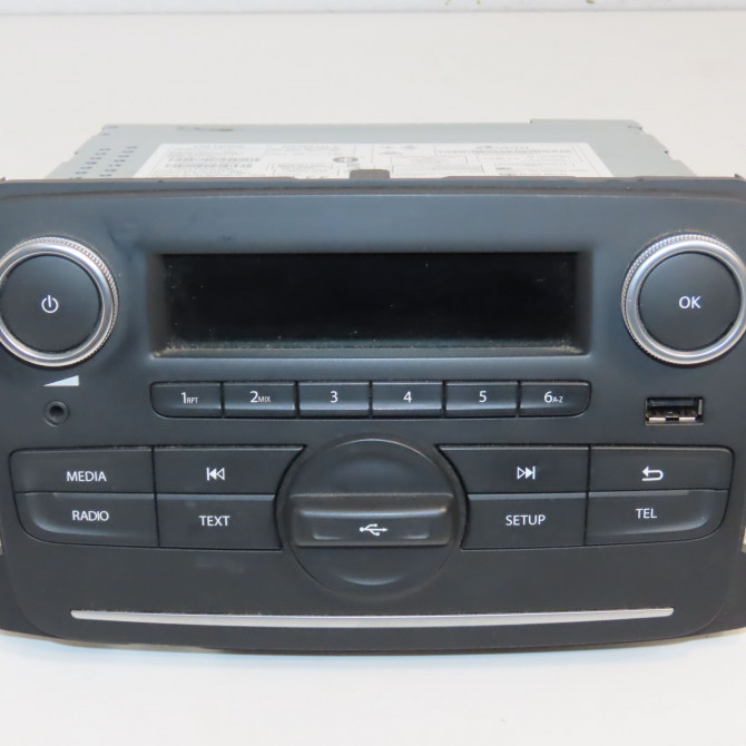 Autoradio occasion DACIA SANDERO II Phase 1 04-1995->04-1999 1.0i 75ch 280210478R 1