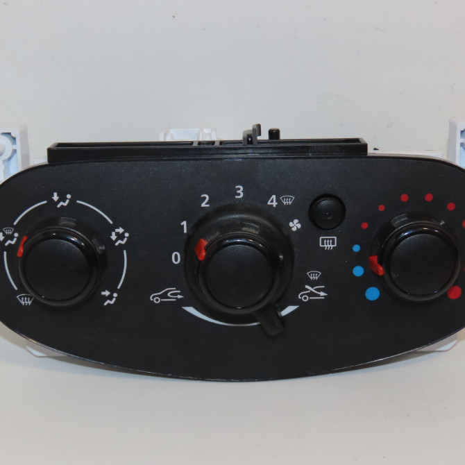 Commande de chauffage occasion DACIA SANDERO II Phase 1 04-1995->04-1999 1.0i 75ch 275108150R 1