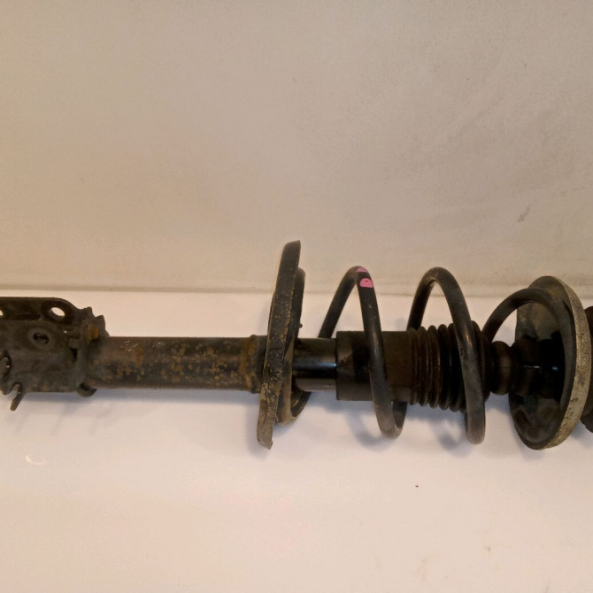 Amortisseur avant droit occasion DACIA SANDERO II Phase 1 10-2012->... 1.2i 75ch 543025522R 2