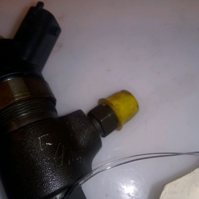 Injecteur occasion OPEL ZAFIRA II Phase 2 01-2008->12-2014 1.9 CDTI 100ch 3