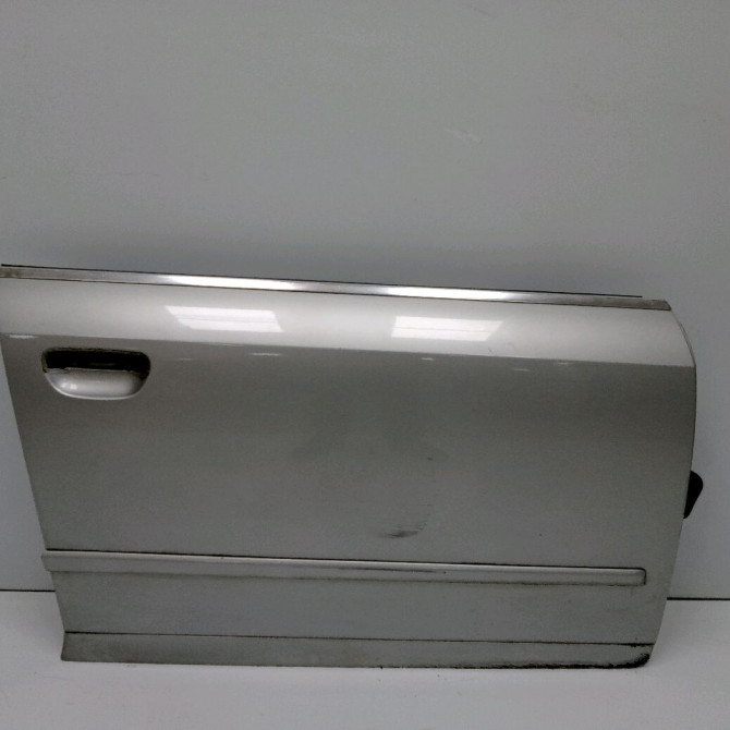 Porte avant droite occasion AUDI A4 II 8E0831052 1