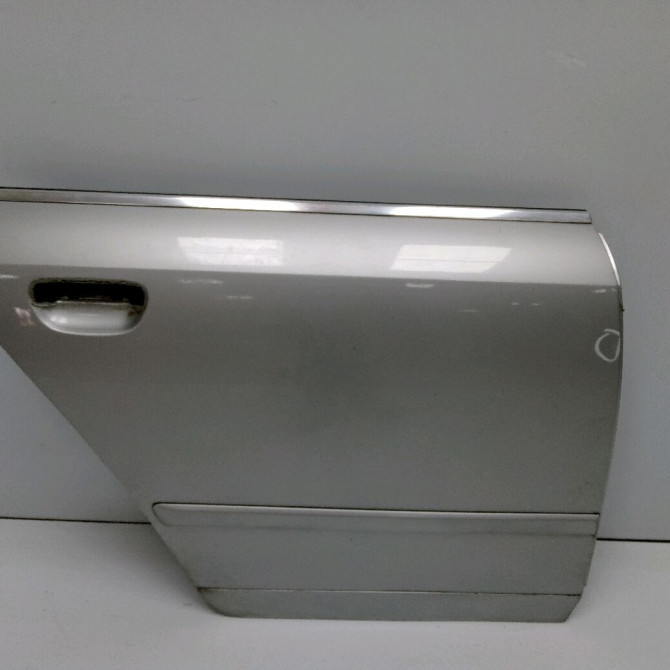 Porte arrière droite occasion AUDI A4 II 8E0833052H 1