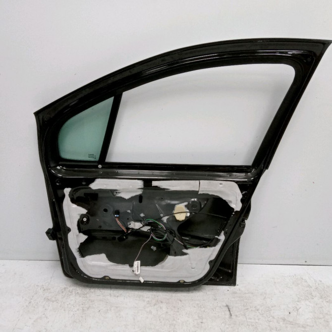 Porte avant droite occasion RENAULT MODUS Phase 2 01-2008->12-2012 1.6i 16v 110ch 801003308R 2