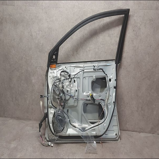 Porte avant droite occasion TOYOTA AVENSIS I Phase 2 09-2000->05-2003 2.0 D-4D 6700105050 2