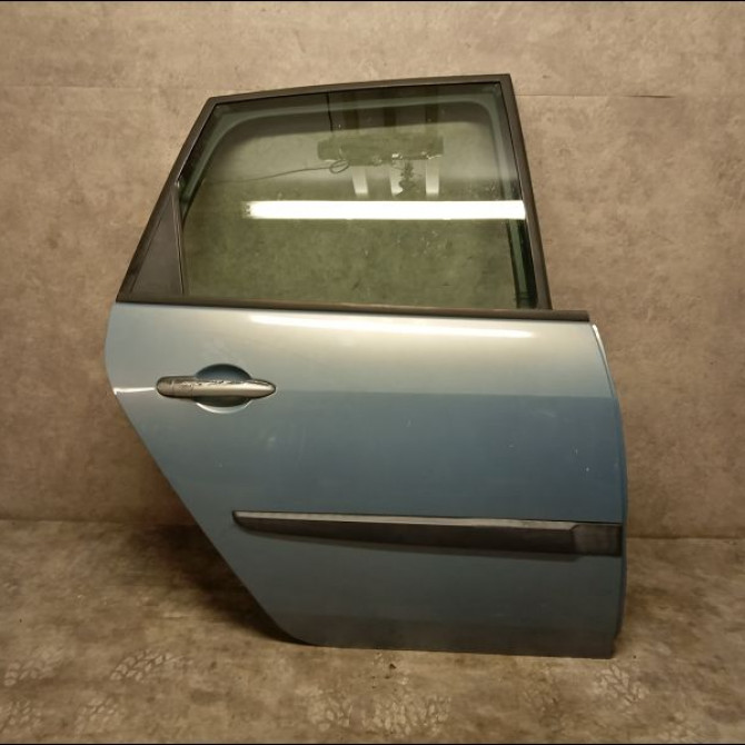 Porte arrière droite occasion RENAULT SCENIC II Phase 1 03-2004->09-2006 1.5 DCI 105ch 821005158R 1