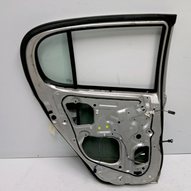 Porte arrière gauche occasion TOYOTA YARIS I Phase 2 03-2003->12-2005 75 D-4D 670040D080 2