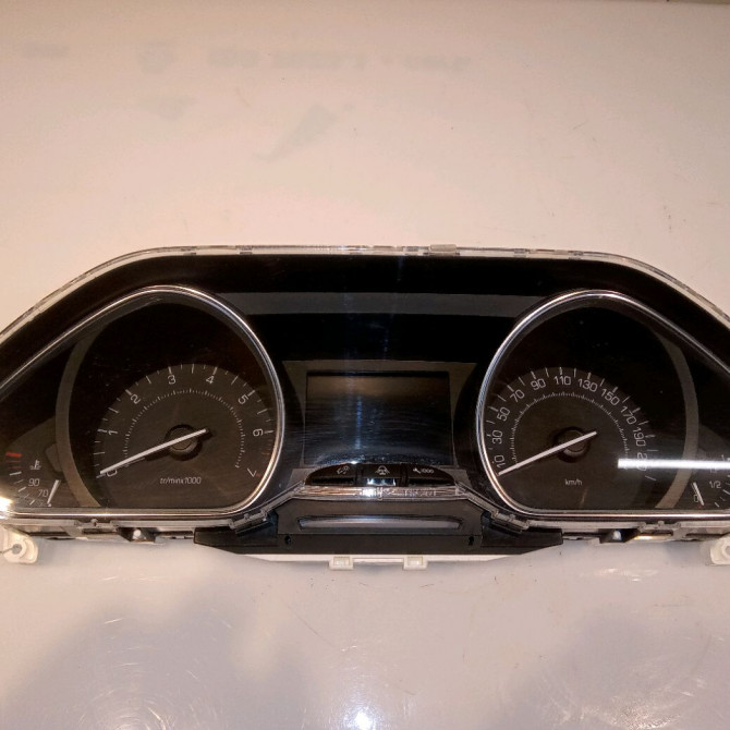 Compteur occasion PEUGEOT 2008 Phase 1 01-2013->... 1.2i PURETECH 110ch 9822703680 1