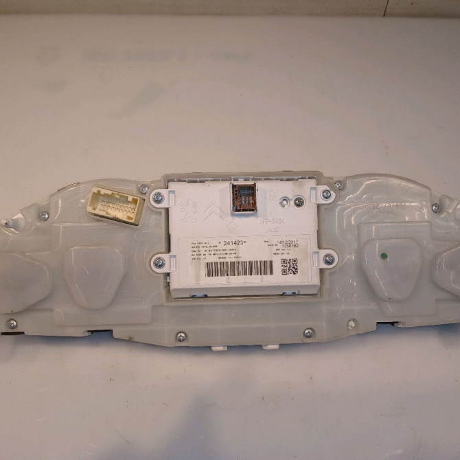 Compteur occasion PEUGEOT 2008 Phase 1 01-2013->... 1.2i PURETECH 110ch 9822703680 2