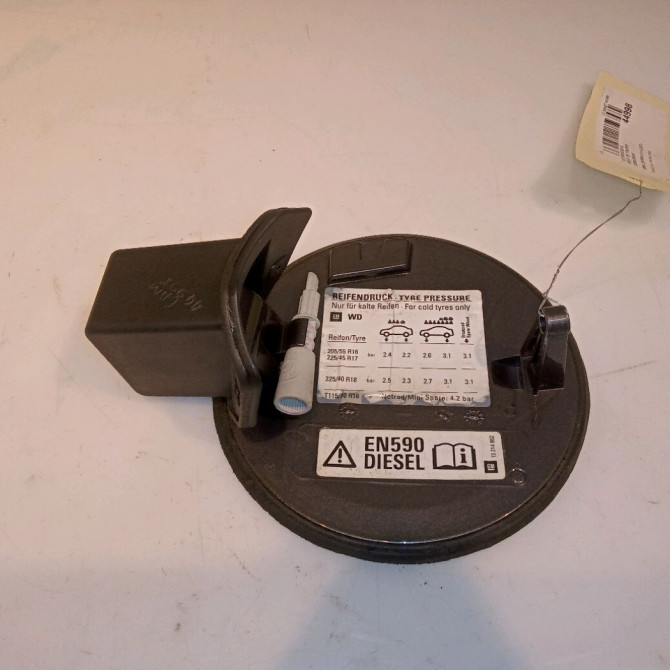 Volet de trappe carburant occasion OPEL ZAFIRA II Phase 2 01-2008->12-2014 1.9 CDTI 100ch 93185623 2