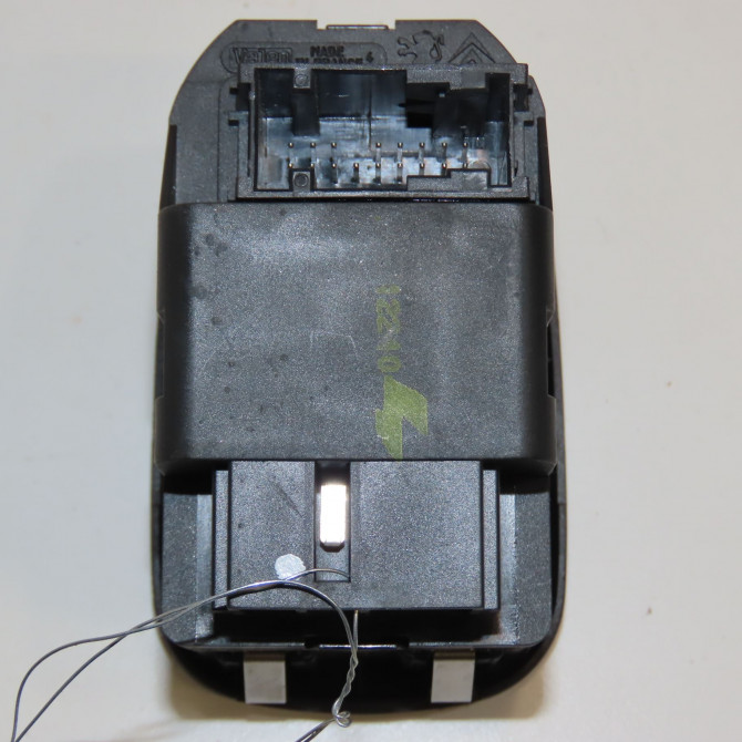 Commande lève-glace porte avant gauche occasion PEUGEOT 206 Phase 2 02-2003->02-2009 1.4 HDI 70ch 2