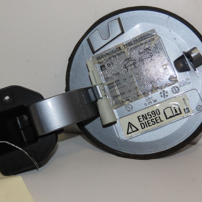 Volet de trappe carburant occasion OPEL ZAFIRA II Phase 2 01-2008->12-2014 1.7 CDTI 125ch 93185623 2