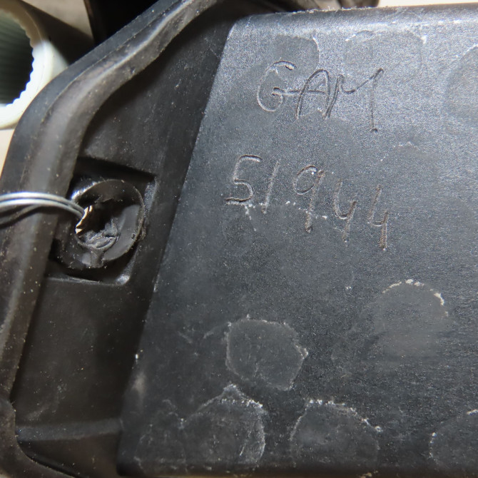 Volet de trappe carburant occasion OPEL ZAFIRA II Phase 2 01-2008->12-2014 1.7 CDTI 125ch 93185623 3