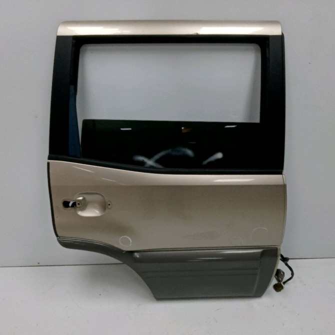 Porte arrière droite occasion NISSAN TERRANO I 821001F230 1