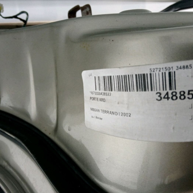 Porte arrière droite occasion NISSAN TERRANO I 821001F230 4