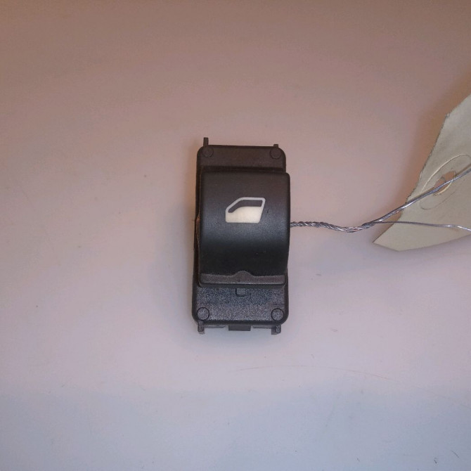 Commande leve-glace porte arrière droite occasion PEUGEOT 3008 I Phase 1 04-2009->12-2013 1.6 HDI 112ch 1