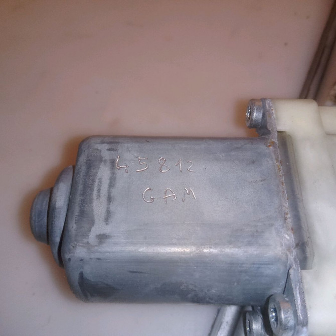 Mecanisme + moteur lève-glace avant droit occasion PEUGEOT 5008 I phase 2 09-2013->... 1.6 HDI 120ch 9682808880 4