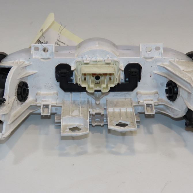 Commande de chauffage occasion PEUGEOT 107 Phase 3 01-2012->06-2014 1.0 68ch 2