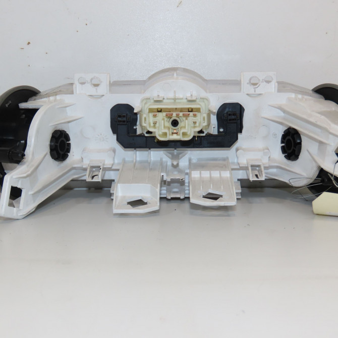 Commande de chauffage occasion PEUGEOT 107 Phase 3 01-2012->06-2014 1.0 68ch 2