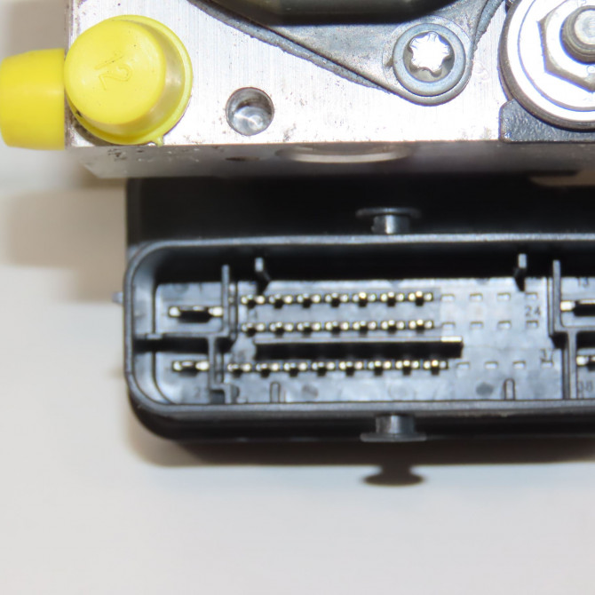 Unité hydraulique ABS occasion PEUGEOT 107 Phase 3 01-2012->06-2014 1.0 68ch 1608529580 4