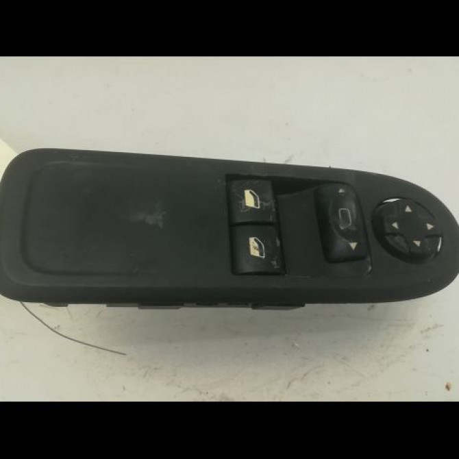 Commande lève-glace porte avant gauche occasion PEUGEOT 308 I Phase 1 09-2007->03-2011 1.6 HDI 16v 90ch BLUE LION 649024 1