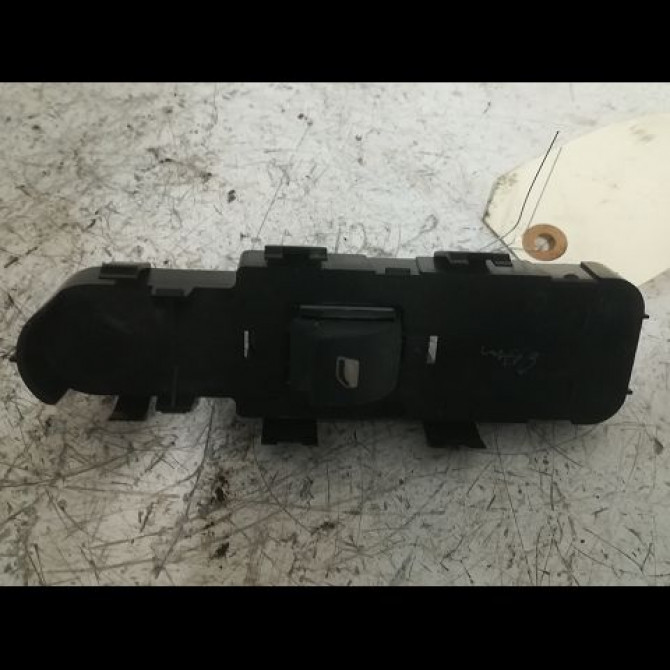 Commande lève-glace porte avant droite occasion PEUGEOT 207 Phase 1 04-2006->06-2013 1.4 HDI 70ch 6554QP 1