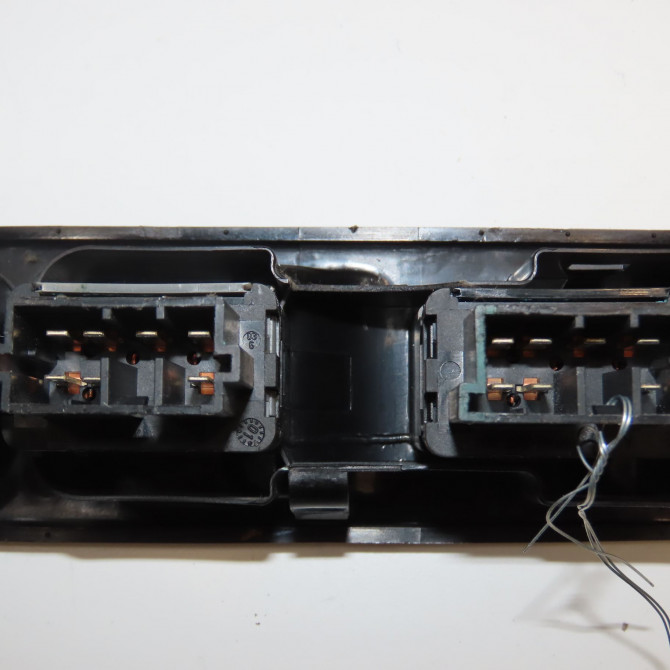 Commande lève-glace porte avant gauche occasion PEUGEOT 307 Phase 1 04-2001->06-2005 1.6i 16v 3