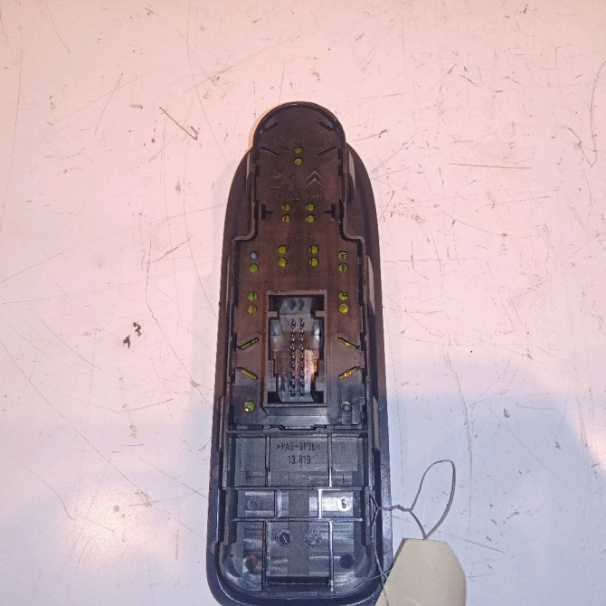 Commande lève-glace porte avant gauche occasion PEUGEOT 308 I Phase 1 09-2007->03-2011 1.6 HDI 16v 90ch 649024 2