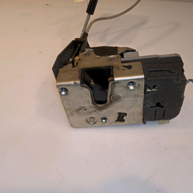 Serrure porte avd occasion PEUGEOT 307 Phase 2 06-2005->03-2008 1.6 HDI 16v 90ch 9136Z9 2