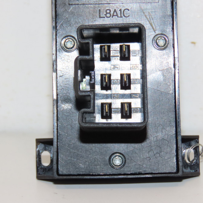 Commande lève-glace porte avant gauche occasion FORD FOCUS II Phase 2 01-2008->12-2010 1.8 TDCI 115ch 1471922 3