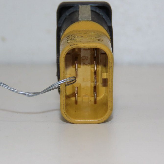 Commande lève-glace porte avant droite occasion FORD FOCUS II Phase 2 01-2008->12-2010 1.8 TDCI 115ch 1379197 2