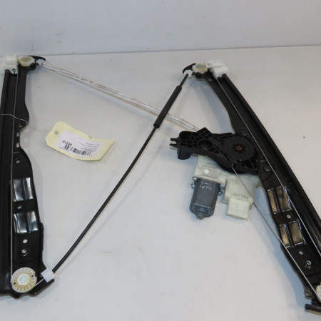 Mecanisme + moteur lève-glace avant droit occasion PEUGEOT 308 II Phase 1 04-1995->04-1999 1.2 PureTech 110ch 9826079480