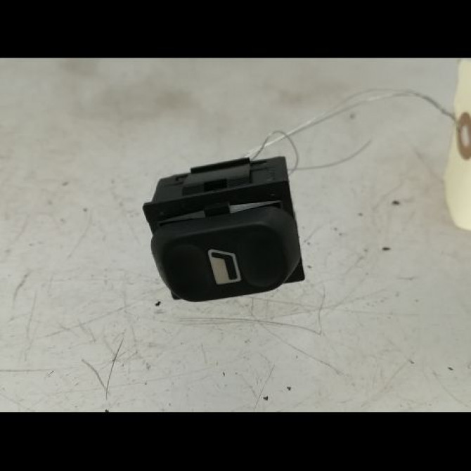 Commande lève-glace porte avant droite occasion PEUGEOT PARTNER I Phase 2 11-2002->05-2008 1