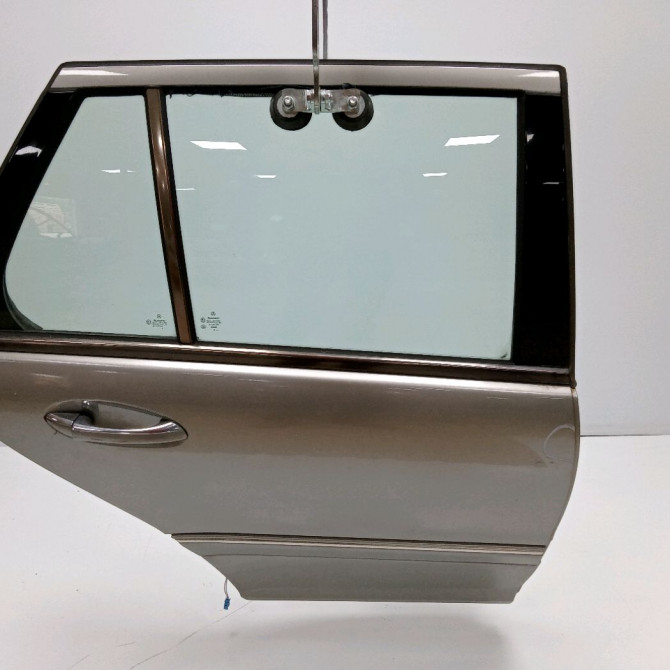 Porte arrière droite occasion MERCEDES CLASSE C II Phase 2 BREAK 03-2004->06-2007 2037301205 1