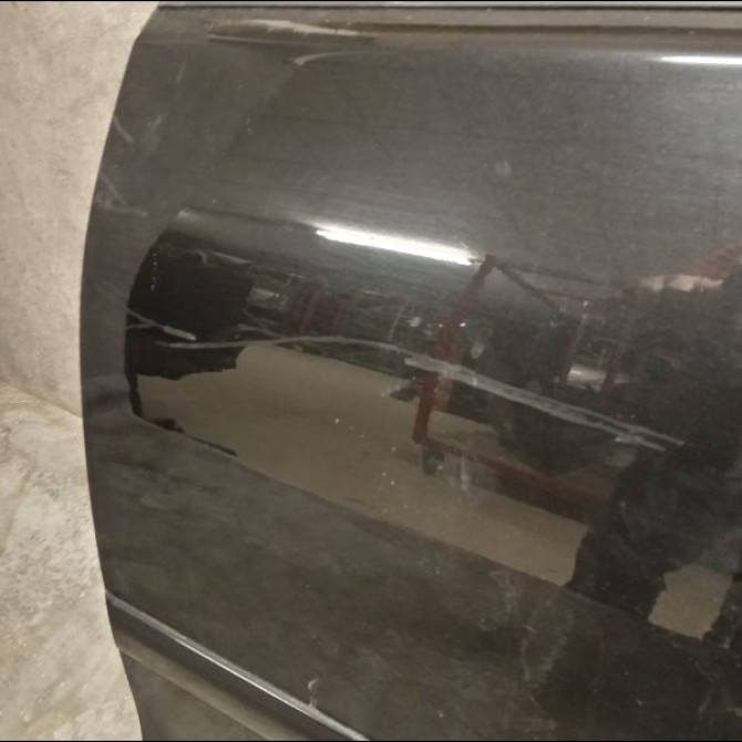 Porte arrière gauche occasion VOLKSWAGEN POLO IV Phase 1 01-2002->05-2005 1.4i 75ch 6Q6833055H 2