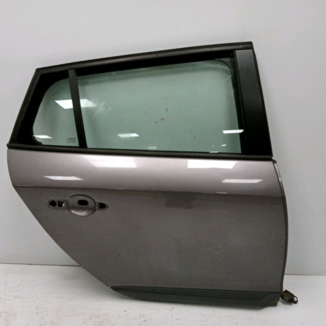 Porte arrière droite occasion RENAULT MEGANE III Phase 1 04-1995->04-1999 1.5 DCI 110ch 821004555R 1