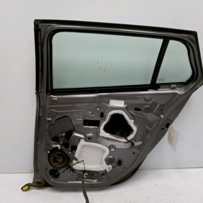 Porte arrière droite occasion RENAULT MEGANE III Phase 1 04-1995->04-1999 1.5 DCI 110ch 821004555R 2