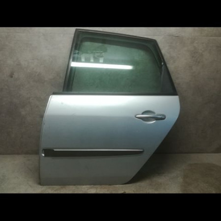 Porte arrière gauche occasion RENAULT SCENIC II Phase 1 03-2004->09-2006 2.0 16v 821014922R