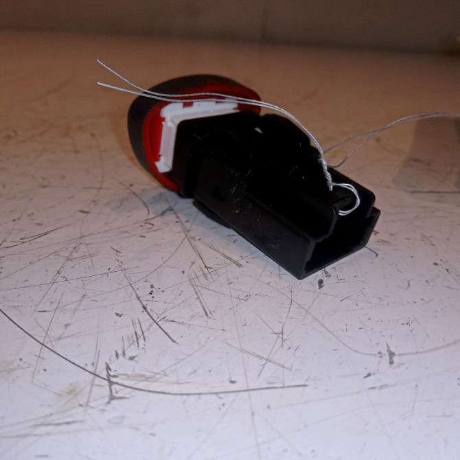 Bouton de warning occasion RENAULT CLIO CAMPUS II Phase 1 07-2006->07-2009 1.2i 8200634256 2