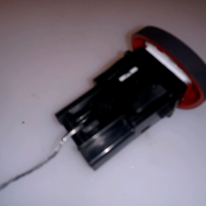 Bouton de warning occasion RENAULT CLIO CAMPUS II Phase 1 07-2006->07-2009 1.5 DCI 65ch 8200634256 2