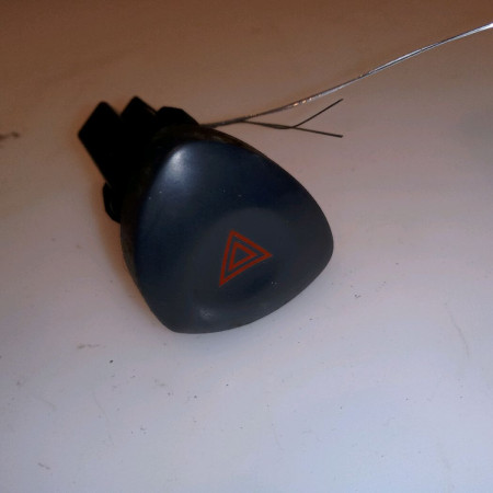 Bouton de warning occasion RENAULT CLIO II Phase 2 06-2001->07-2006 1.5 DCI 65ch 8200634256