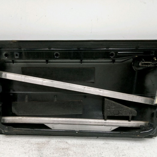 Porte avant droite occasion  8L3831052B 2