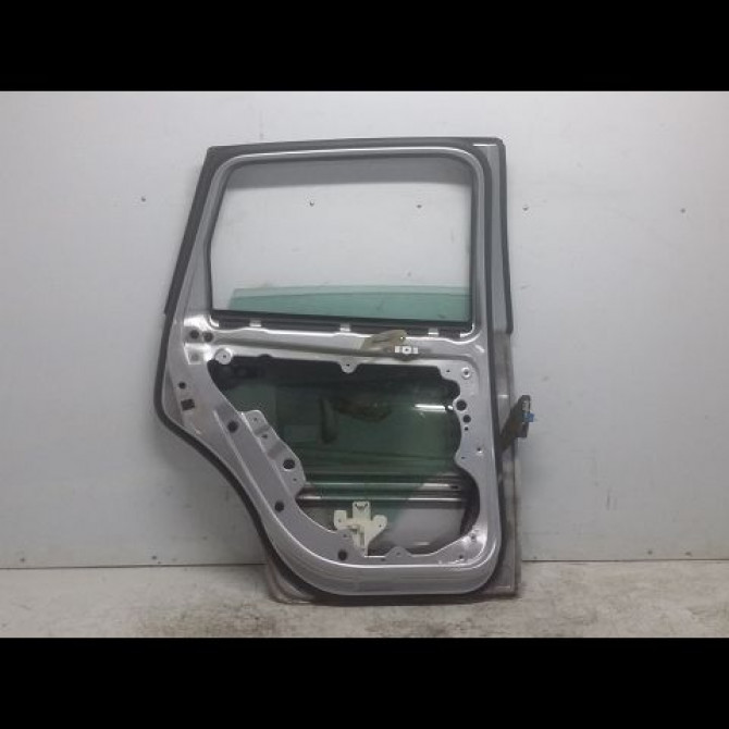 Porte arrière gauche occasion VOLKSWAGEN POLO IV Phase 1 01-2002->05-2005 1.4 16v 6Q6833055H 2