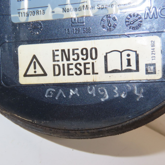Volet de trappe carburant occasion OPEL ZAFIRA II Phase 2 01-2008->12-2014 1.7 CDTI 125ch 93185623 2