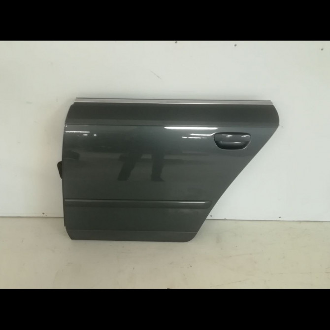 Porte arrière gauche occasion AUDI A4 II Phase 2 09-2004->04-2008 2.0 TDi 140ch 8E0833051J 1